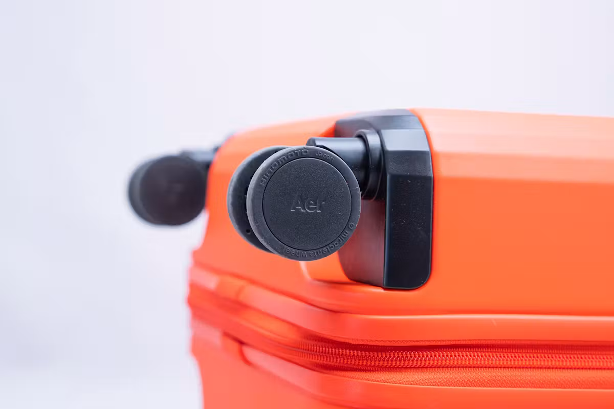 Aer Carry-On Max 轮子