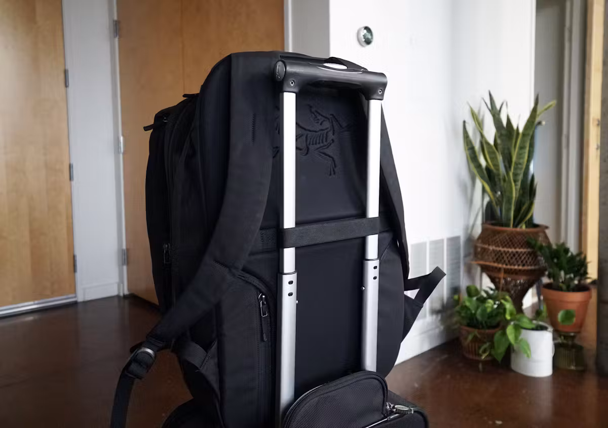 Arc'teryx Blade 28 背包行李穿过式 Arc'teryx Blade 28 背包行李穿过式