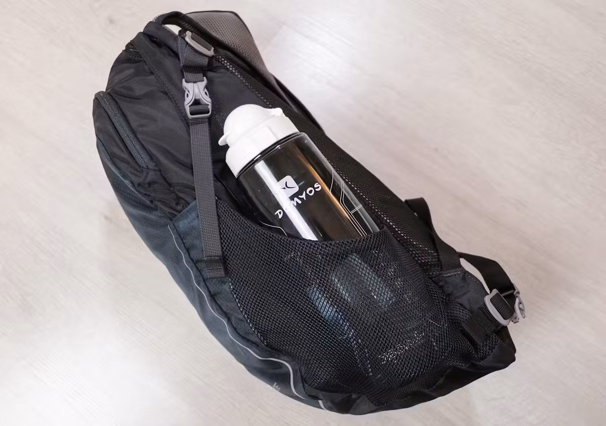 Osprey Daylite 配备水壶口袋和压缩带 Osprey Daylite 配备水壶口袋和压缩带