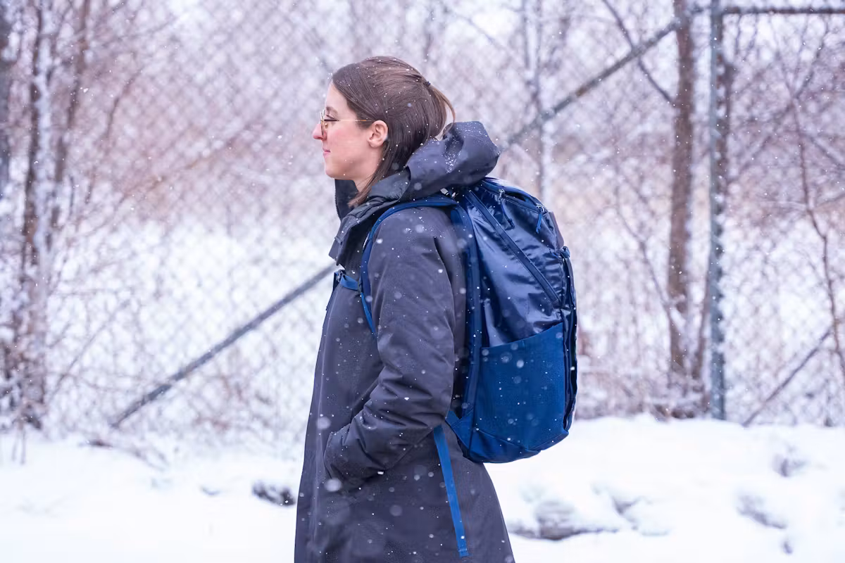 Patagonia Black Hole 背包 32L 侧面图 Patagonia Black Hole 背包 32L 侧面图