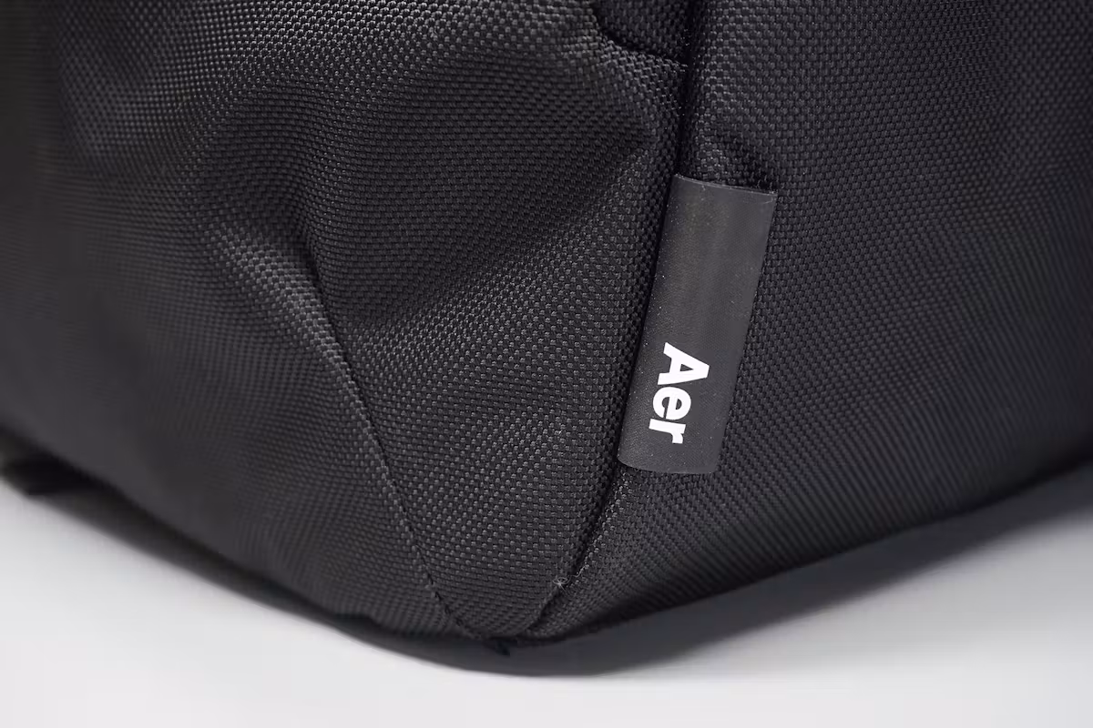 Aer Gym Duffel 3 标志标签