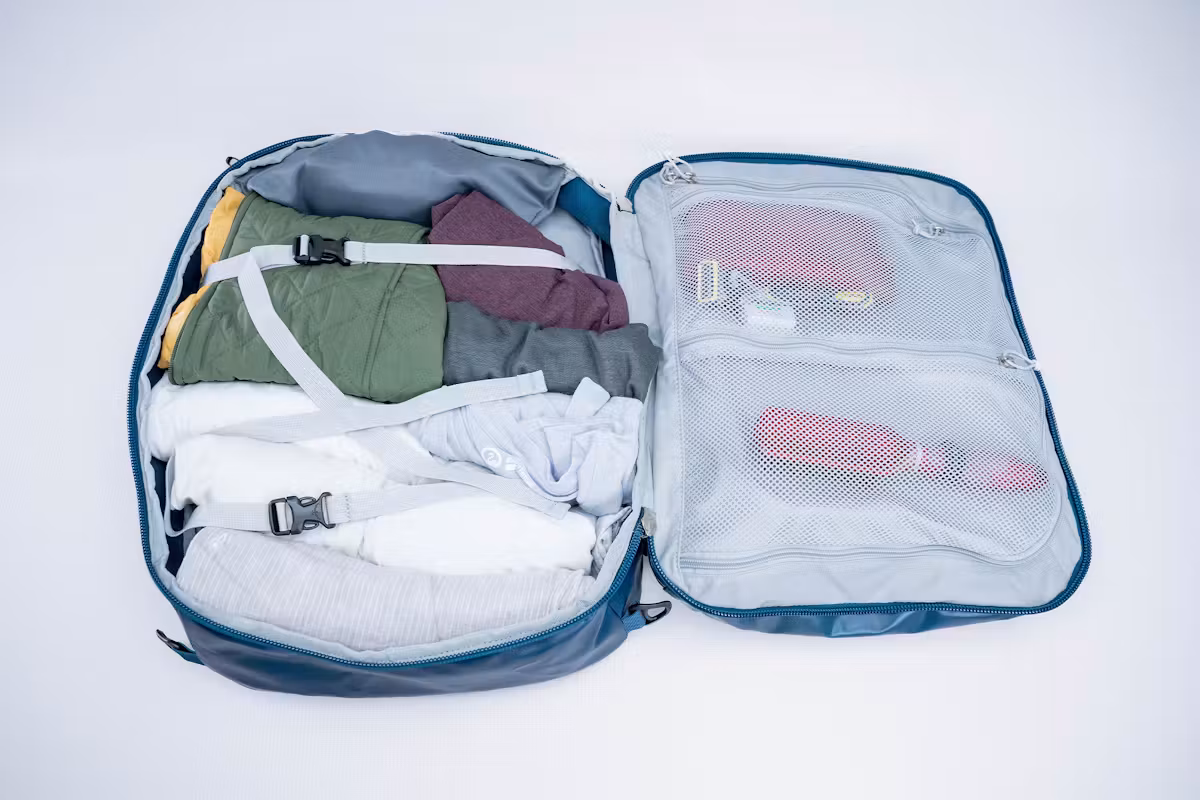 Osprey Transporter Global Carry-On 旅行背包装满状态 Osprey Transporter Global Carry-On 旅行背包装满状态