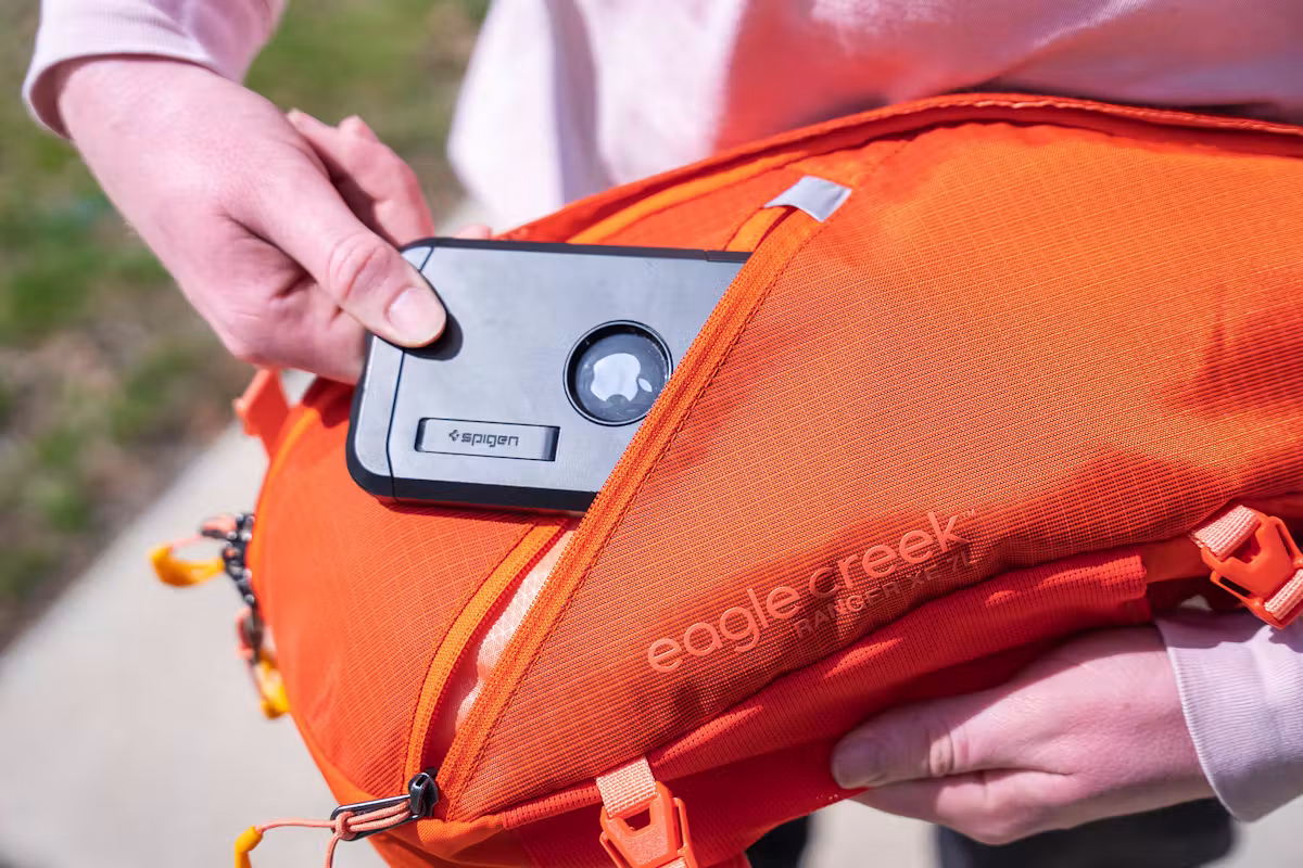 Eagle Creek Ranger XE 7升斜挎包正在使用中