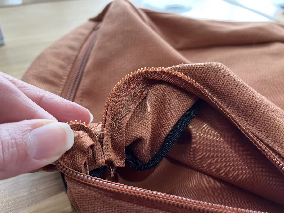 KAVU Switch Slinger 斜挎包拉链