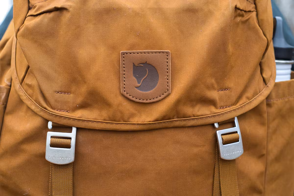 Fjallraven Greenland Top 背包 | 标志特写 Fjallraven Greenland Top 背包 | 标志特写