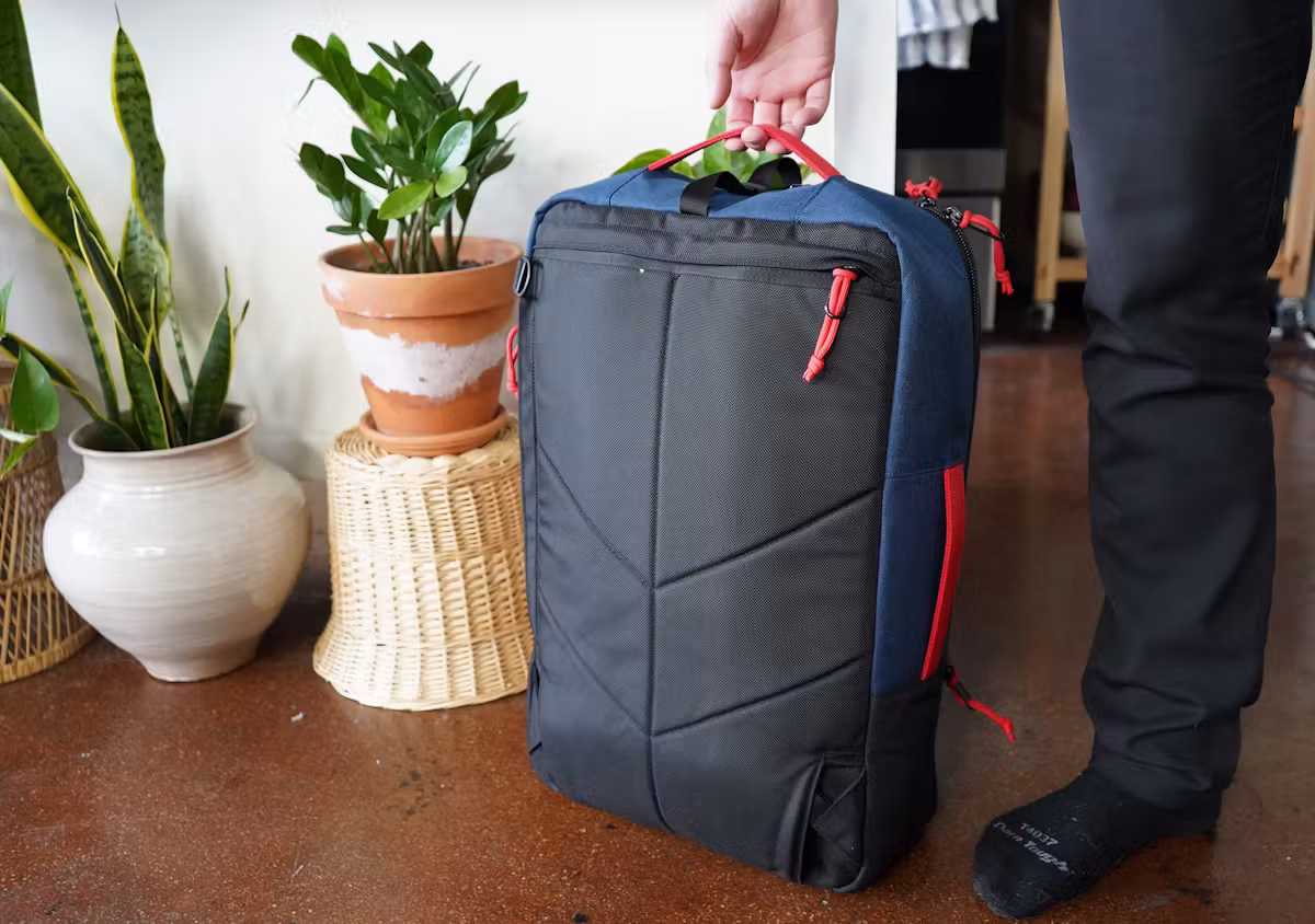 Topo Designs 40升旅行包隐藏式背带系统 Topo Designs 40升旅行包隐藏式背带系统