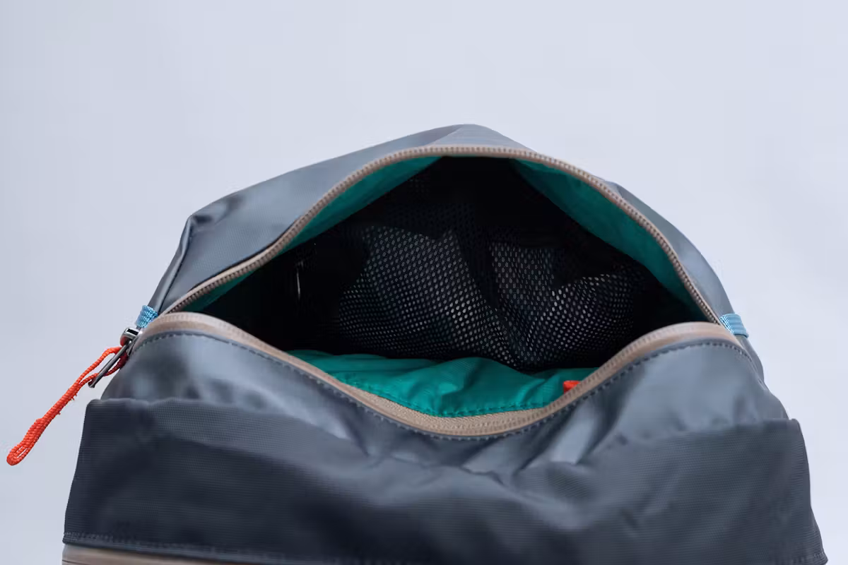 Cotopaxi Vaya 18L 背包 (Cada Dia) 打开顶部 Cotopaxi Vaya 18L 背包 (Cada Dia) 打开顶部