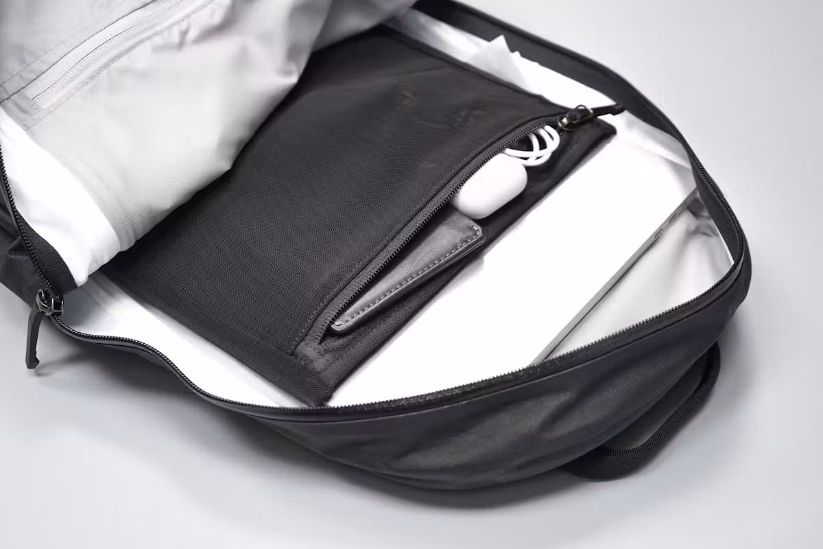 Arc'teryx Granville 16 Zip 背包笔记本电脑隔层 Arc'teryx Granville 16 Zip 背包笔记本电脑隔层