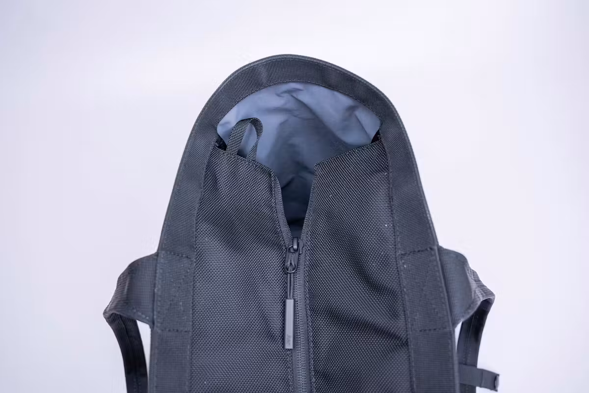 Aer City 手提包顶部无法完全闭合