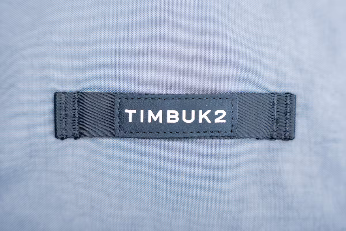 Timbuk2 Spirit 笔记本电脑背包品牌标识