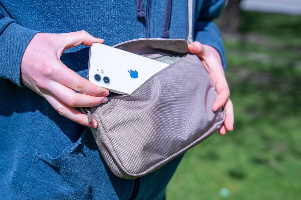 Osprey Aoede 斜挎包使用中 Osprey Aoede 斜挎包使用中