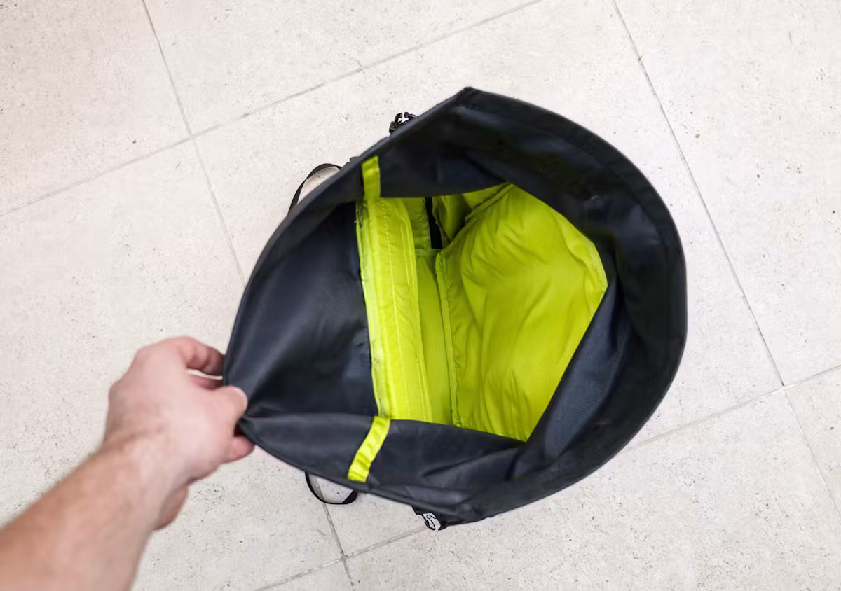 Thule Subterra 34L 主隔层 Thule Subterra 34L 主隔层