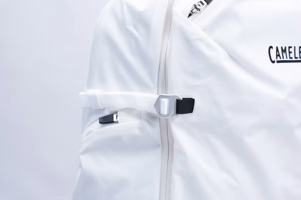 CamelBak ATP 20 背包压缩带