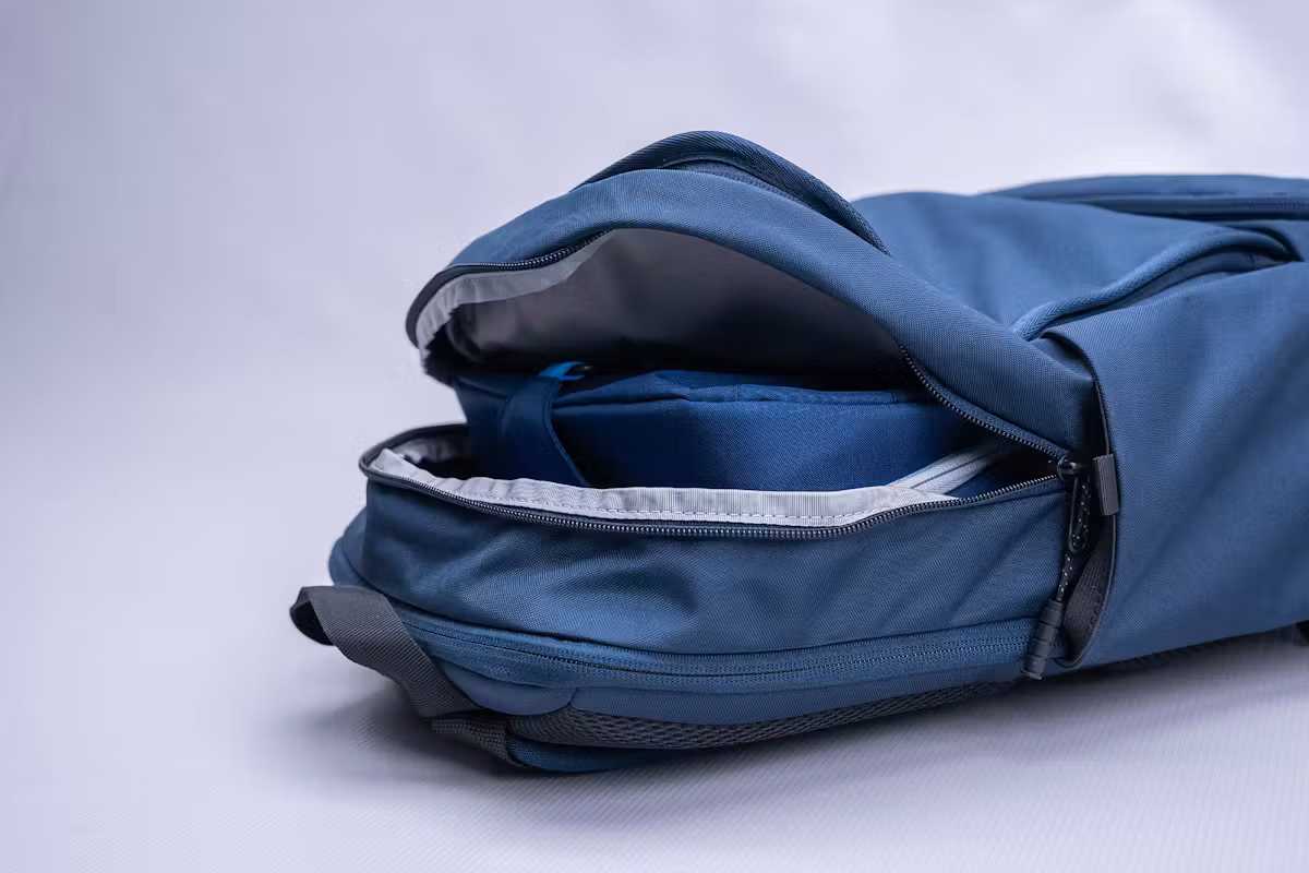 Timbuk2 Q 笔记本电脑背包 2.0 满置状态
