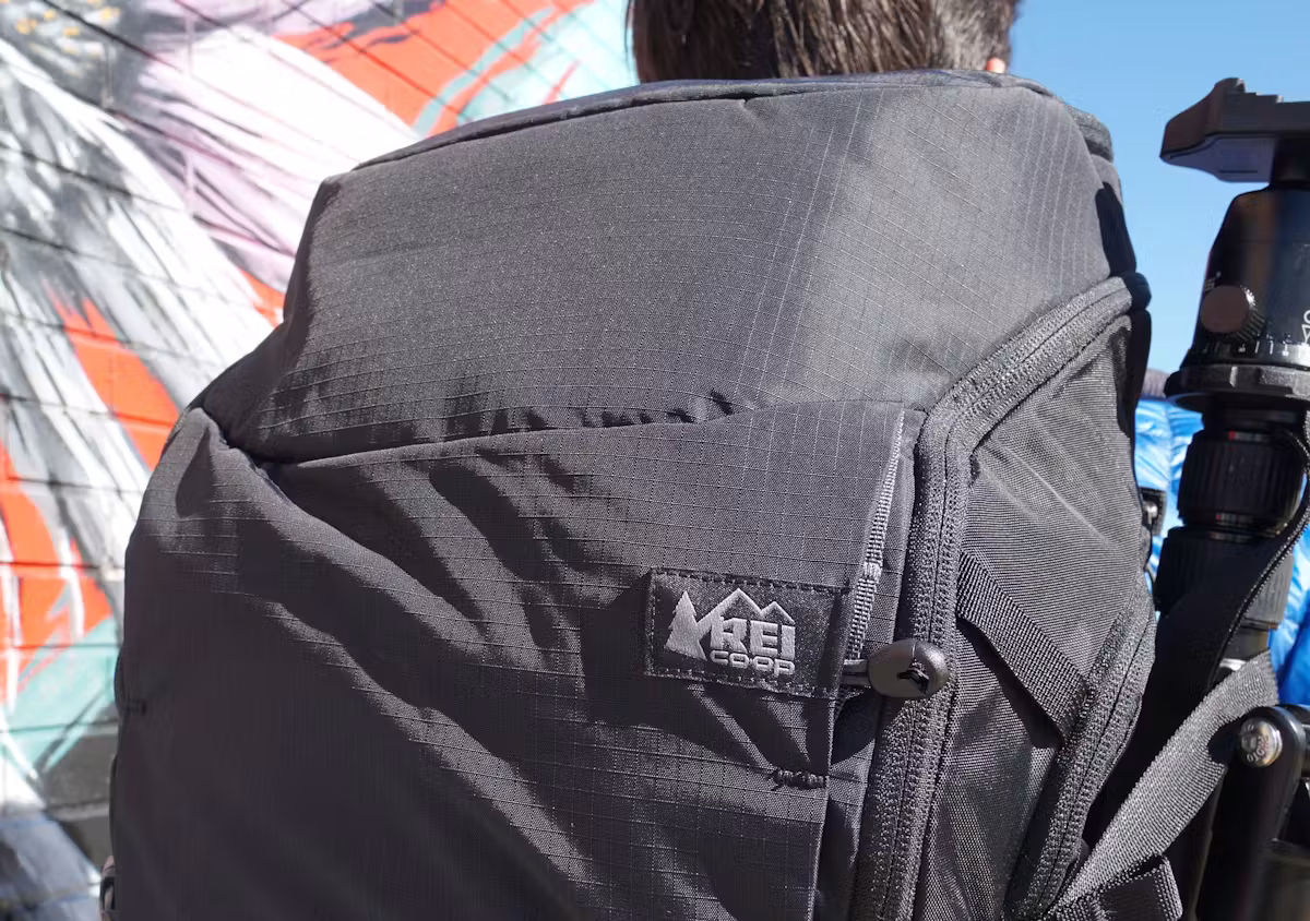 REI Ruckpack 40 品牌标识 REI Ruckpack 40 品牌标识