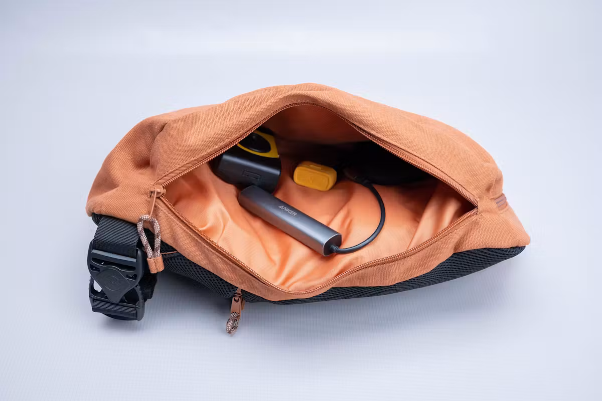 KAVU Switch Slinger 斜挎包内部