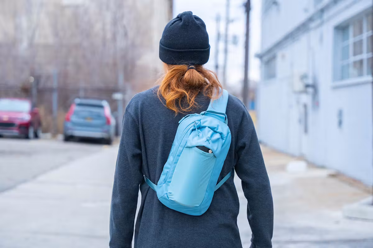 Hydro Flask 斜挎水壶包 户外