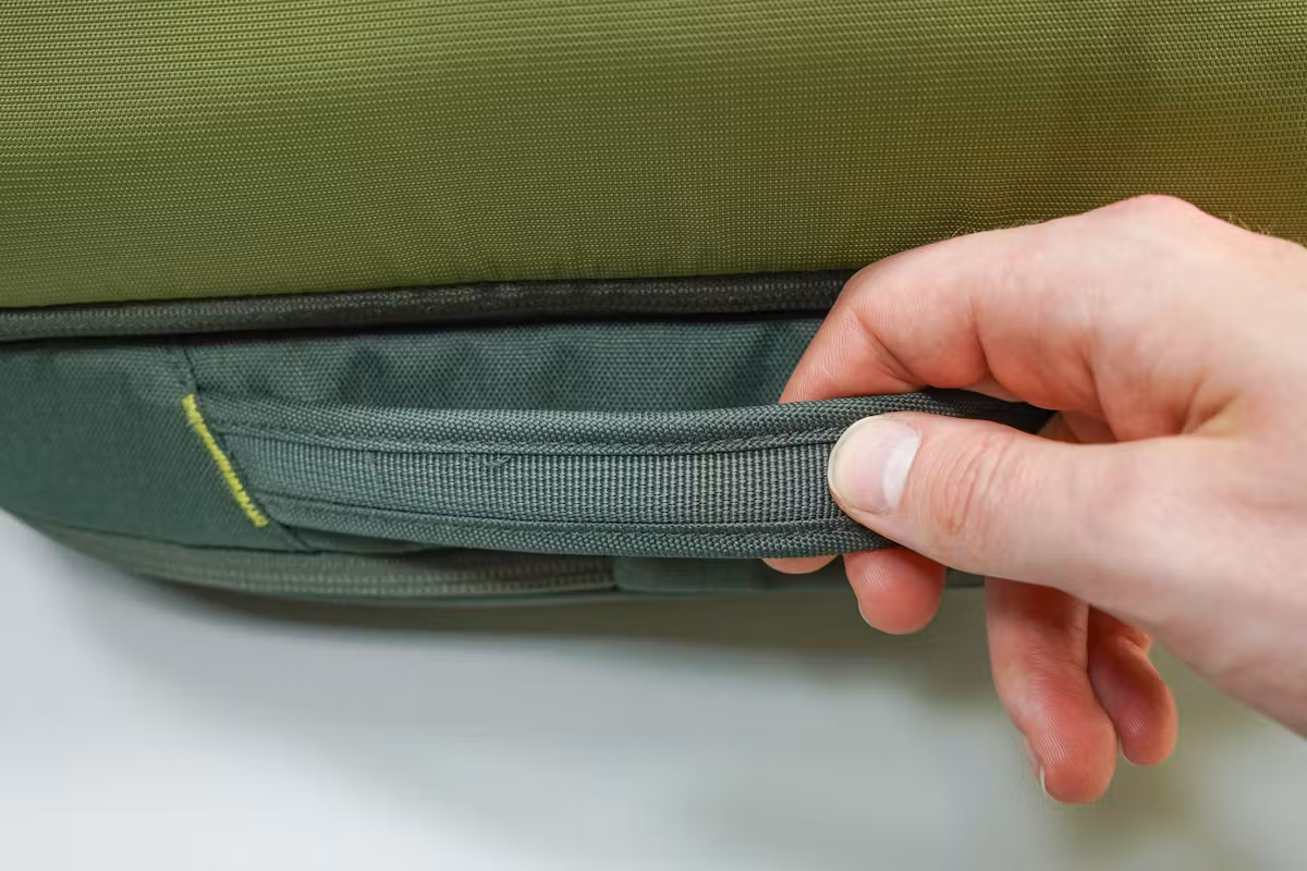 Deuter AViANT Carry On Pro 36 顶部提手 Deuter AViANT Carry On Pro 36 顶部提手