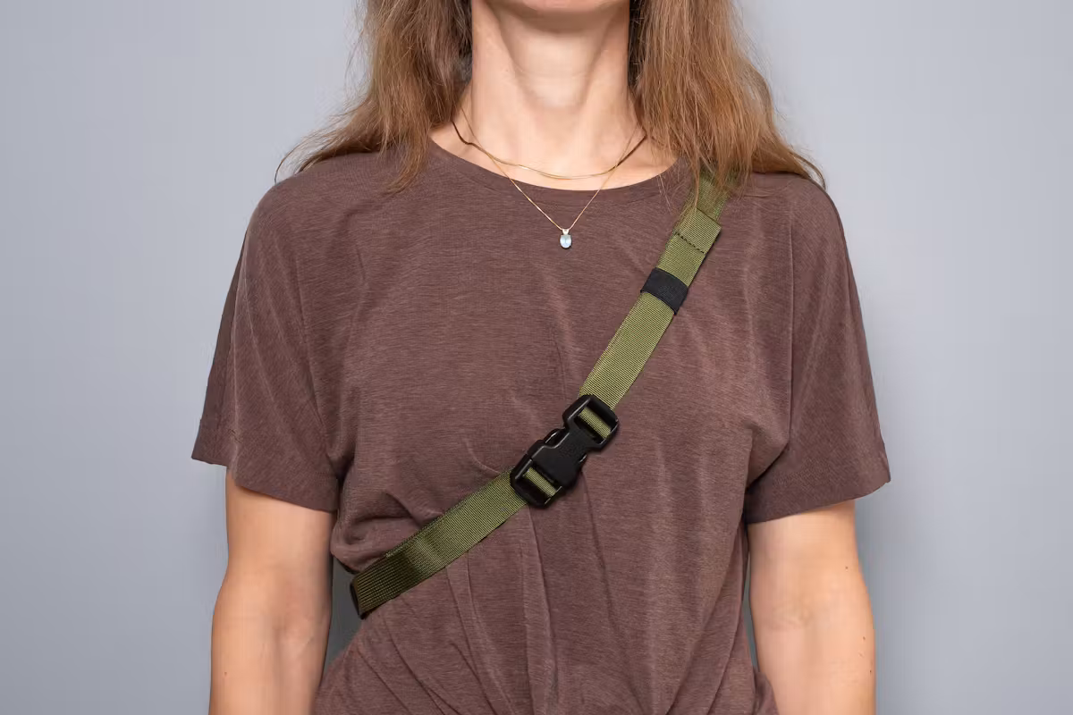 Topo Designs 山地腰包肩带扣前部