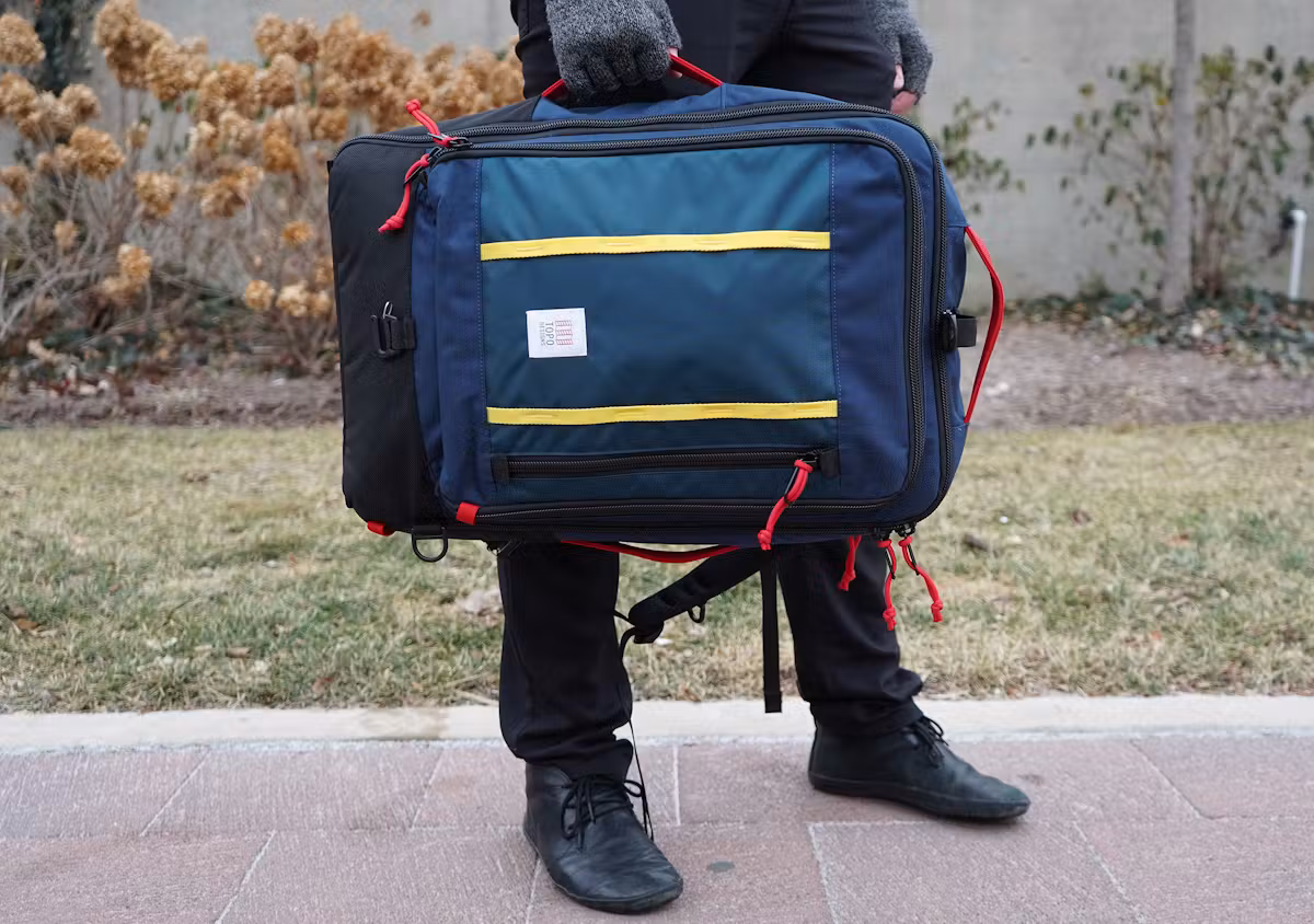 Topo Designs 40升旅行包侧提手设计 Topo Designs 40升旅行包侧提手设计