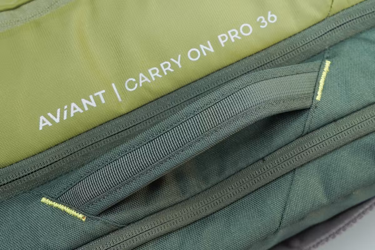 Deuter AViANT Carry On Pro 36 侧把手 Deuter AViANT Carry On Pro 36 侧把手