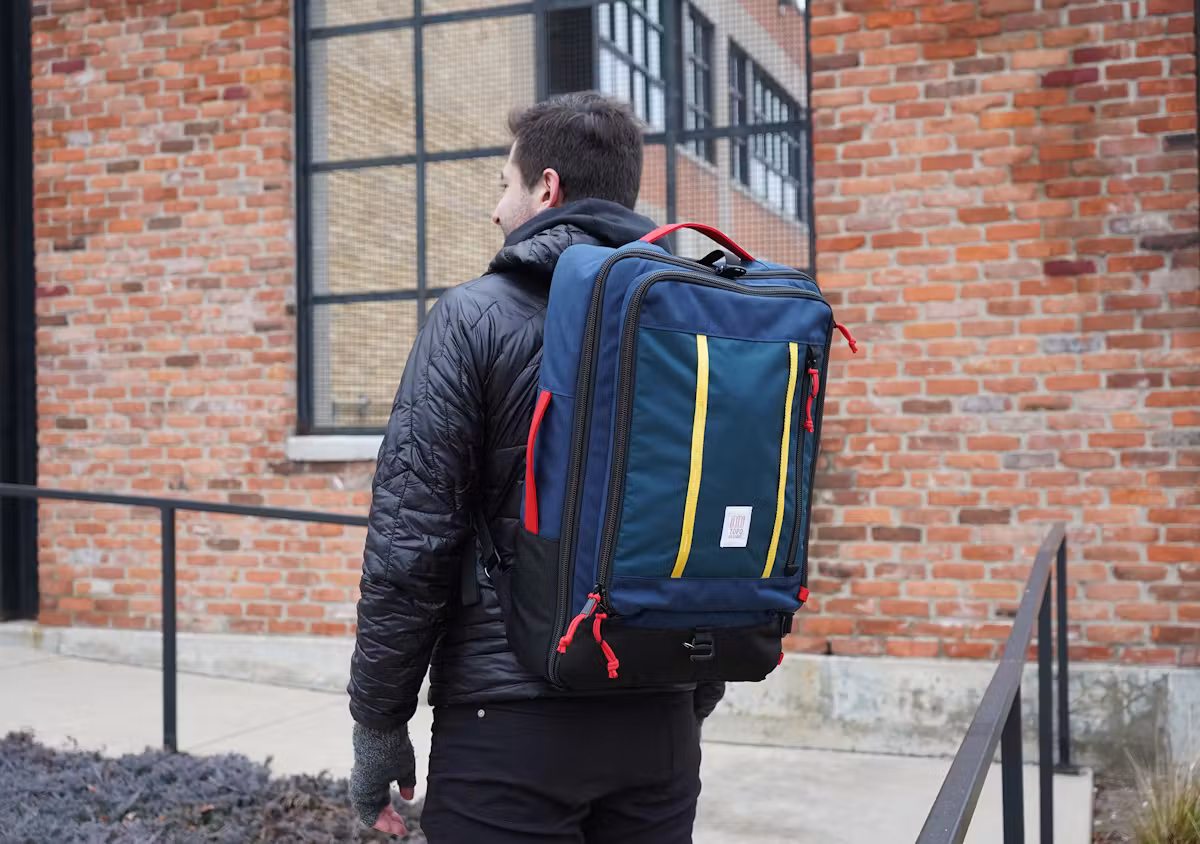 Topo Designs 40升旅行包使用中 Topo Designs 40升旅行包使用中