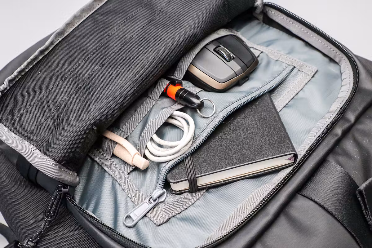 Timbuk2 Spire 笔记本电脑背包 2.0 前袋可装装备 Timbuk2 Spire 笔记本电脑背包 2.0 前袋可装装备