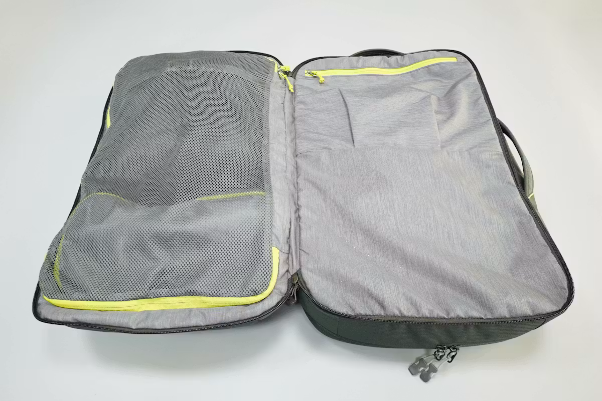 Deuter AViANT Carry On Pro 36 主隔层翻盖式开口 Deuter AViANT Carry On Pro 36 主隔层翻盖式开口