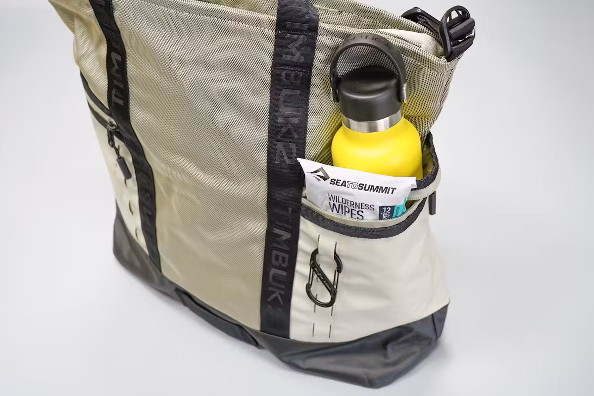 Timbuk2 科技手提包 | 侧袋和菊环 Timbuk2 科技手提包 | 侧袋和菊环