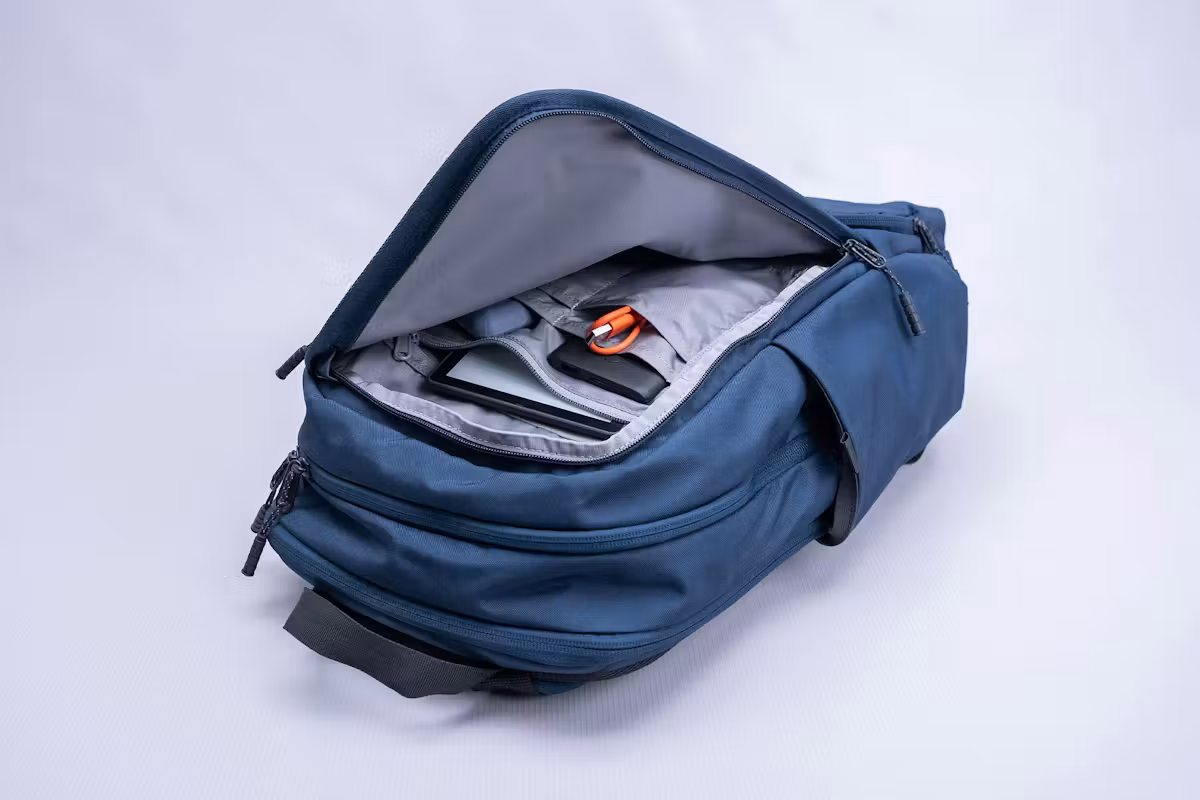 Timbuk2 Q 笔记本电脑背包 2.0 前置收纳空间