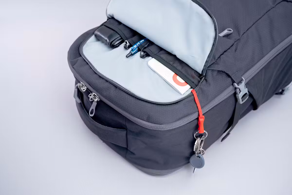 Osprey Daylite 随身旅行包 44 前置隔层 Osprey Daylite 随身旅行包 44 前置隔层