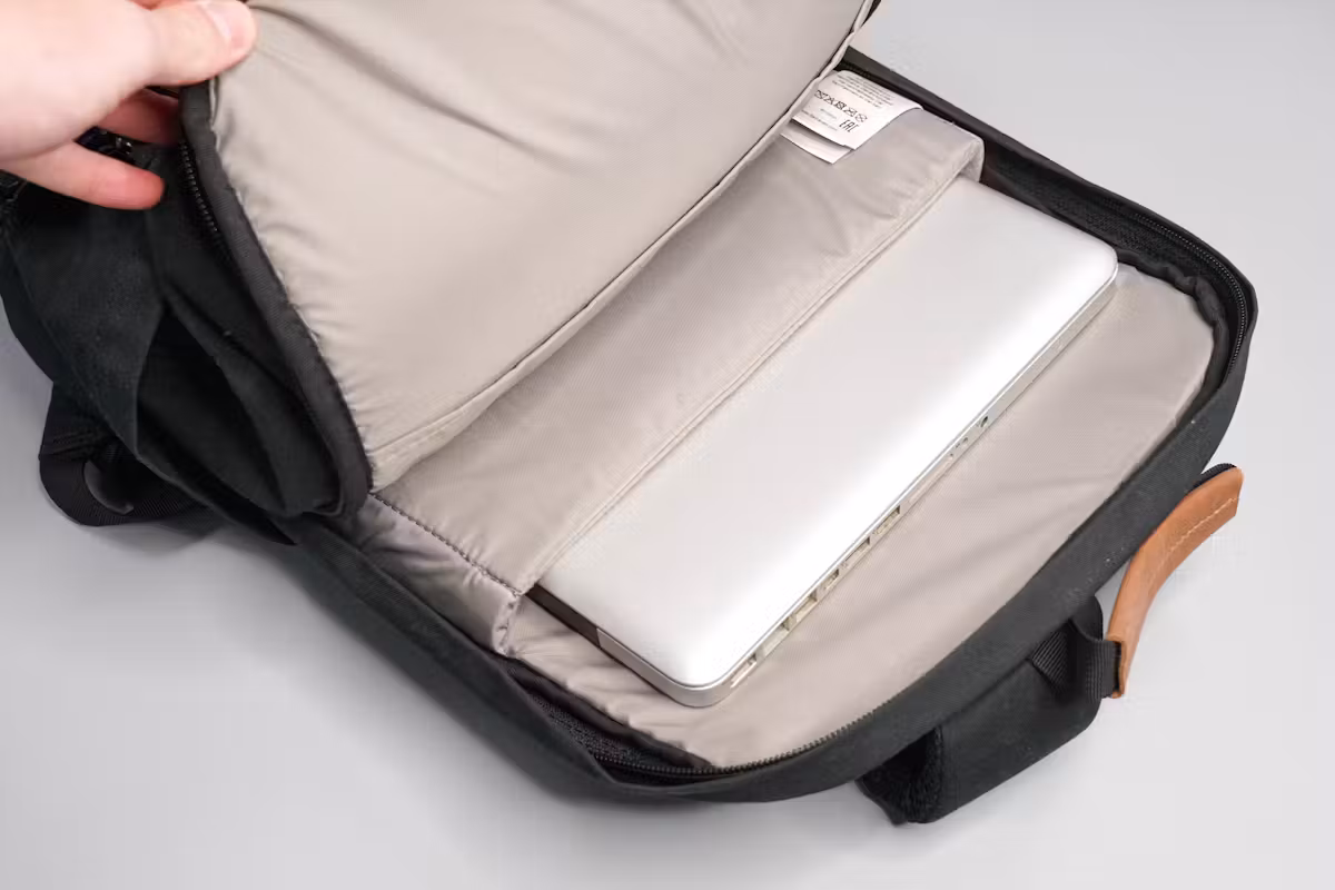 Fjallraven Raven 28L 背包笔记本电脑隔层