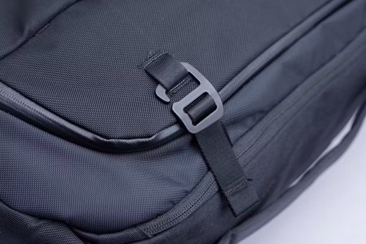 Timbuk2 Never Check 可扩展背包挂钩特写 Timbuk2 Never Check 可扩展背包挂钩特写
