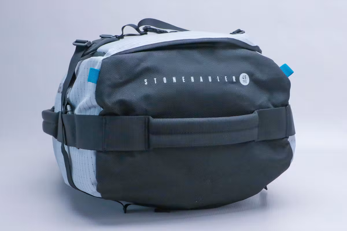 Black Diamond Stonehauler Pro 45L 品牌标识 Black Diamond Stonehauler Pro 45L 品牌标识
