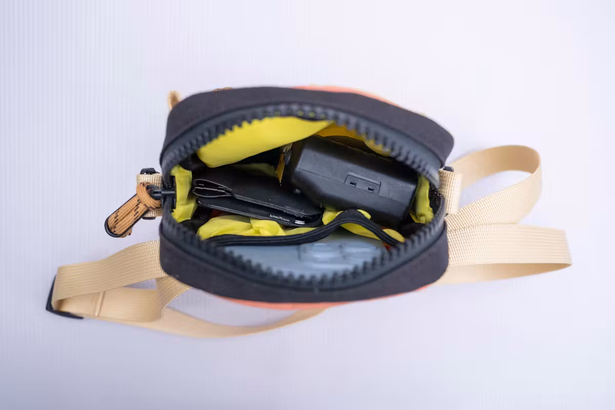 Topo Designs迷你单肩包满置状态