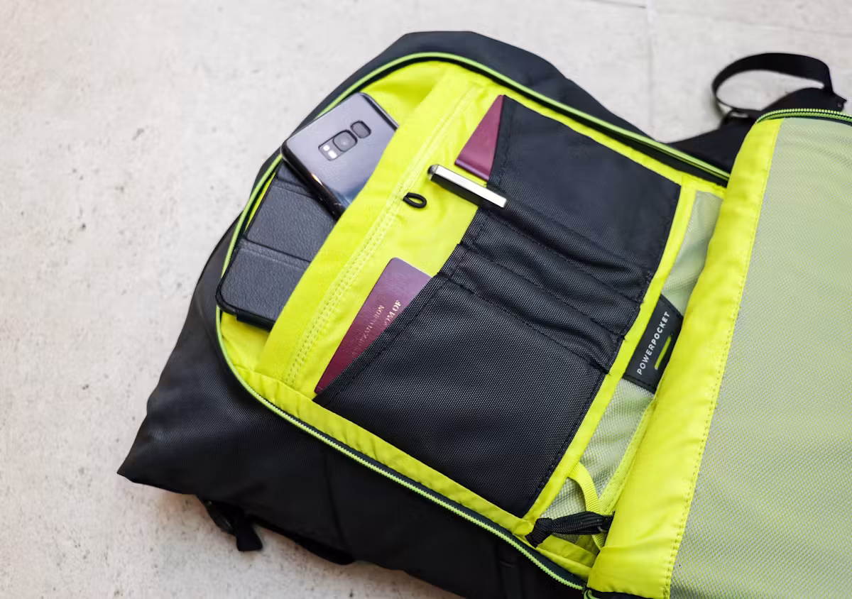Thule Subterra 34L 前置储物格 Thule Subterra 34L 前置储物格