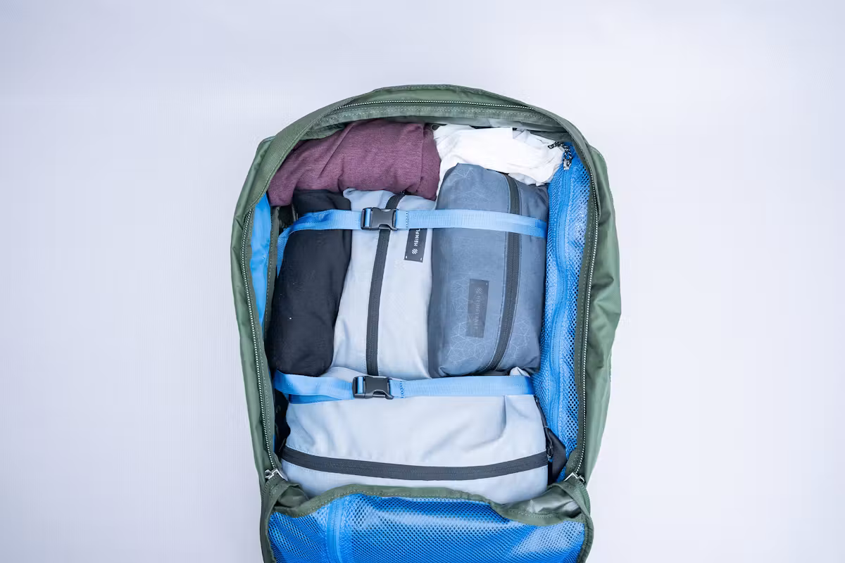 Osprey Farpoint 55 旅行背包满载状态 Osprey Farpoint 55 旅行背包满载状态