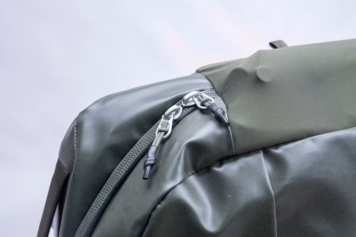 Osprey Transporter Panel Loader 拉链