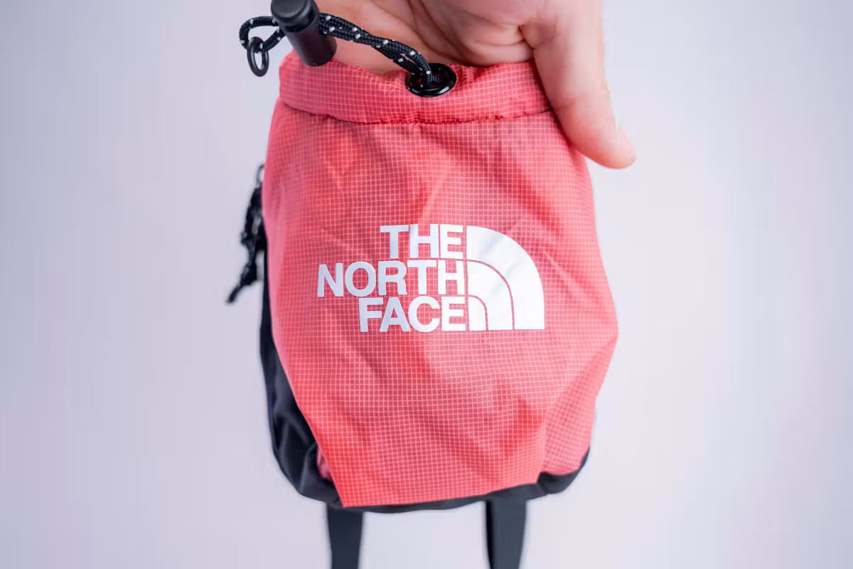 在工作室拍摄袋 The North Face Bozer 斜挎包 在工作室拍摄袋 The North Face Bozer 斜挎包