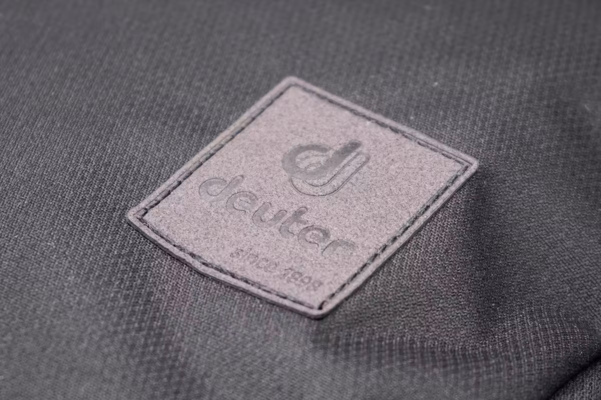 Deuter（多特） UP Sydney 日用背包品牌标识