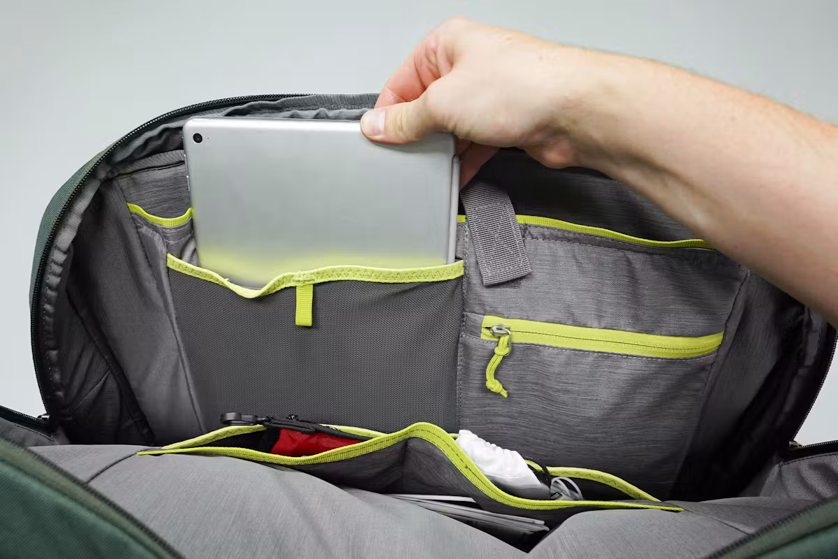 Deuter AViANT Carry On Pro 36 平板电脑口袋 Deuter AViANT Carry On Pro 36 平板电脑口袋