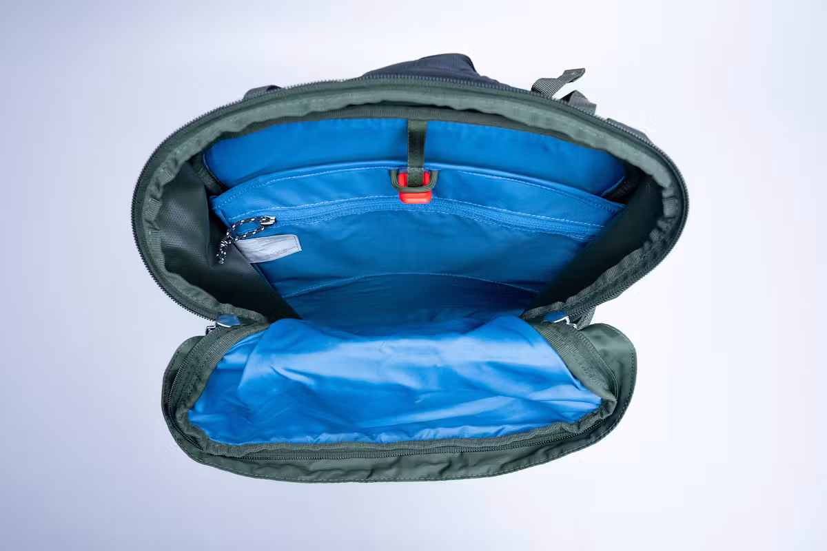 Osprey Farpoint:Fairview 旅行日用背包内部 Osprey Farpoint:Fairview 旅行日用背包内部