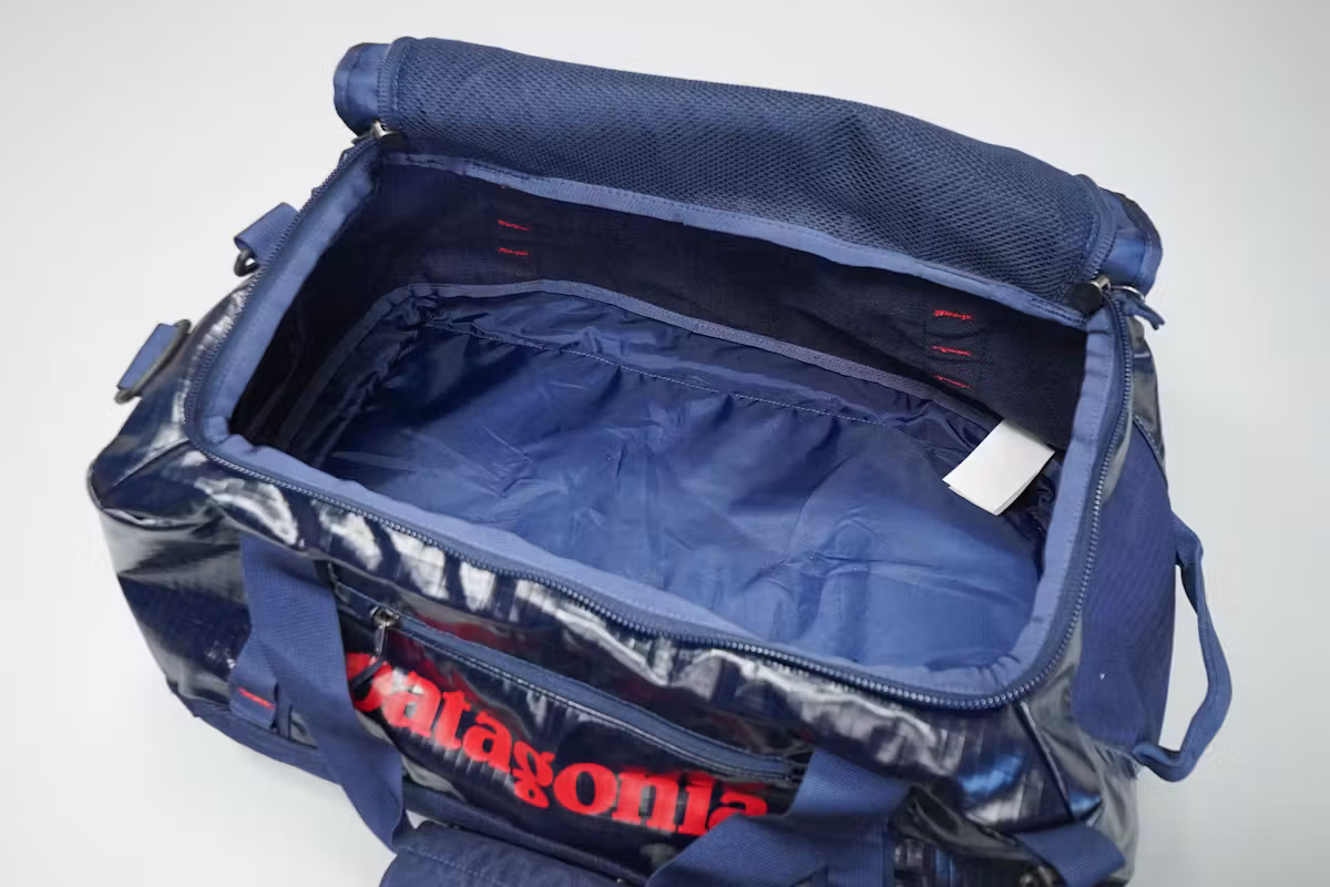 Patagonia Black Hole 旅行包 40L 主仓