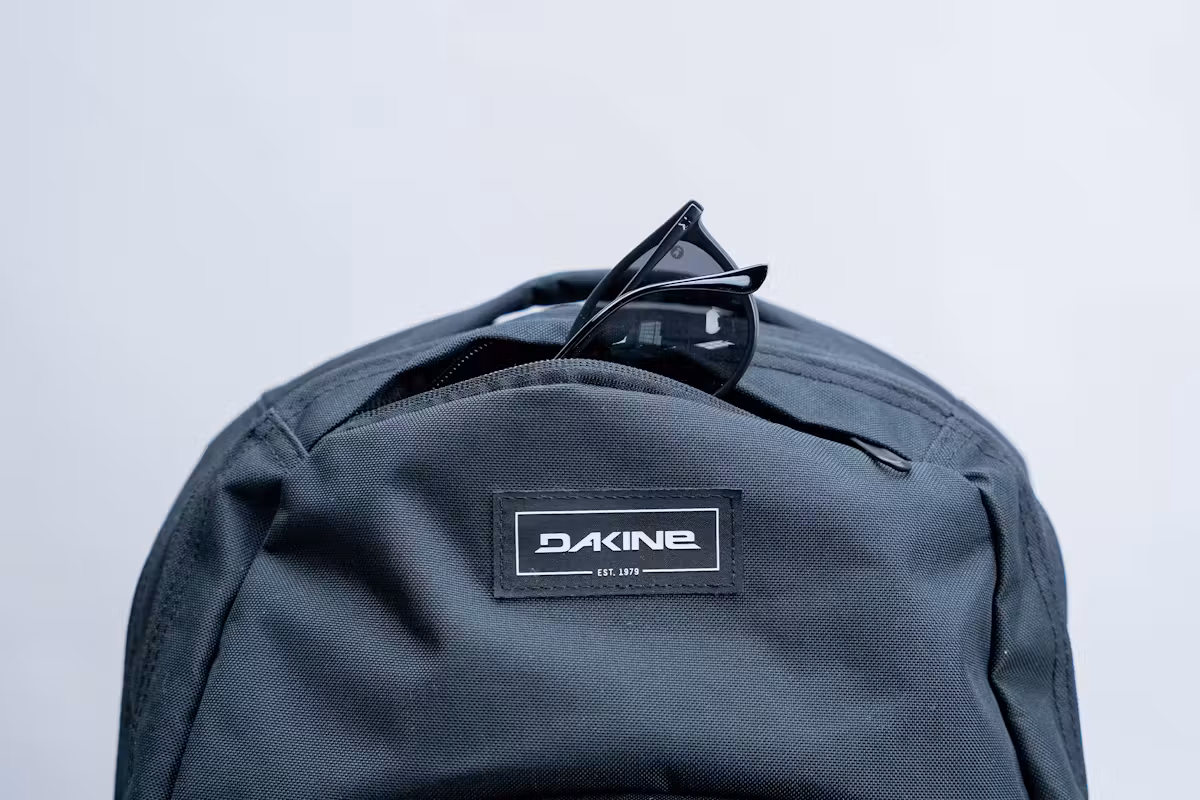 Dakine Campus L 33L 背包顶部口袋 Dakine Campus L 33L 背包顶部口袋