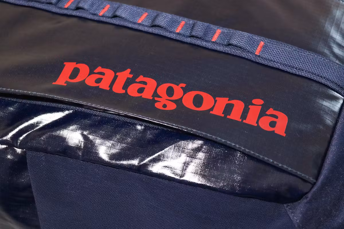 Patagonia Black Hole 25L 背包材质和标志 Patagonia Black Hole 25L 背包材质和标志