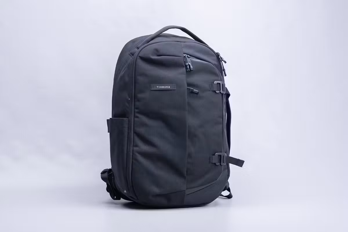 Timbuk2 Never Check 可扩展背包在工作室里 Timbuk2 Never Check 可扩展背包在工作室里