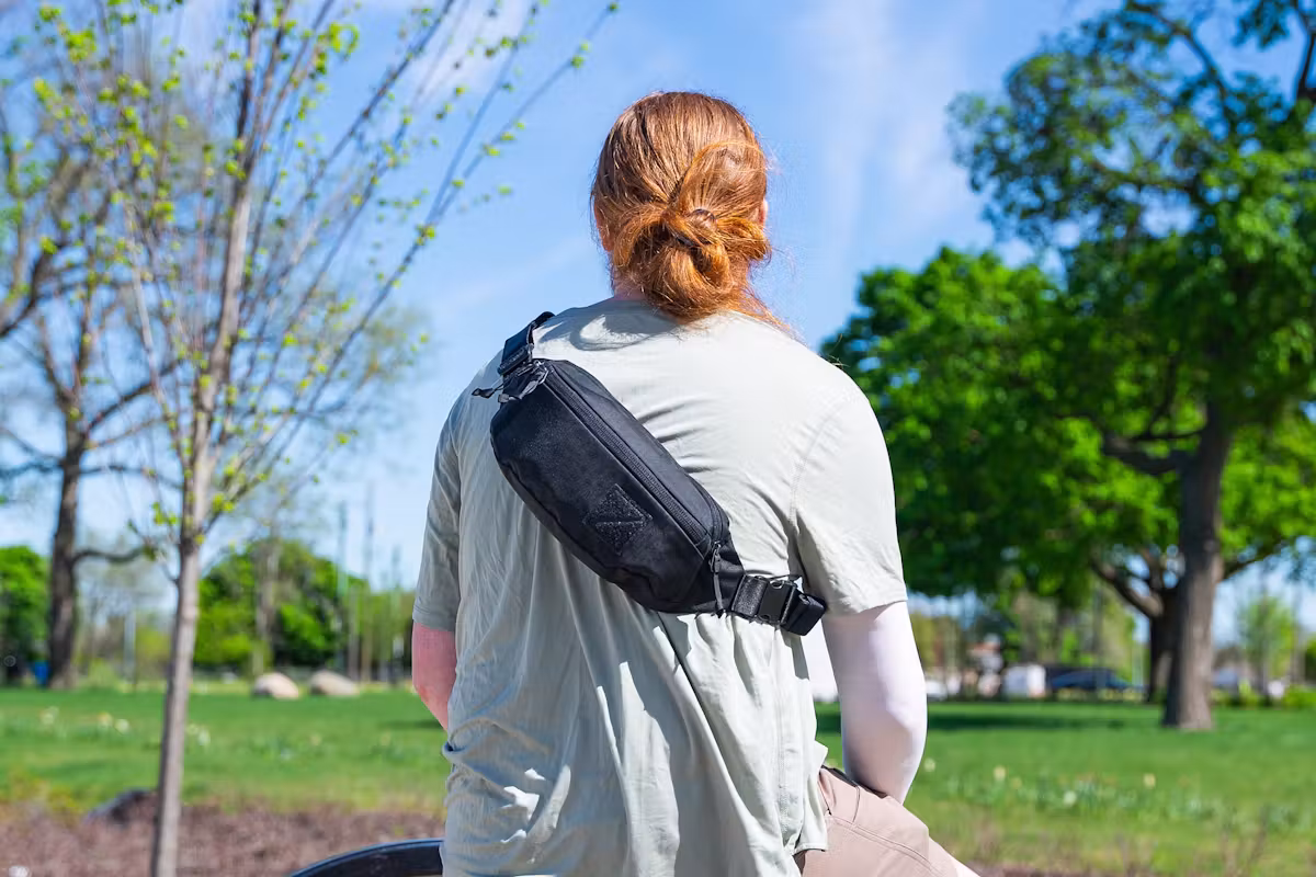 EVERGOODS Civic Access Sling 2L V2 后视图 EVERGOODS Civic Access Sling 2L V2 后视图