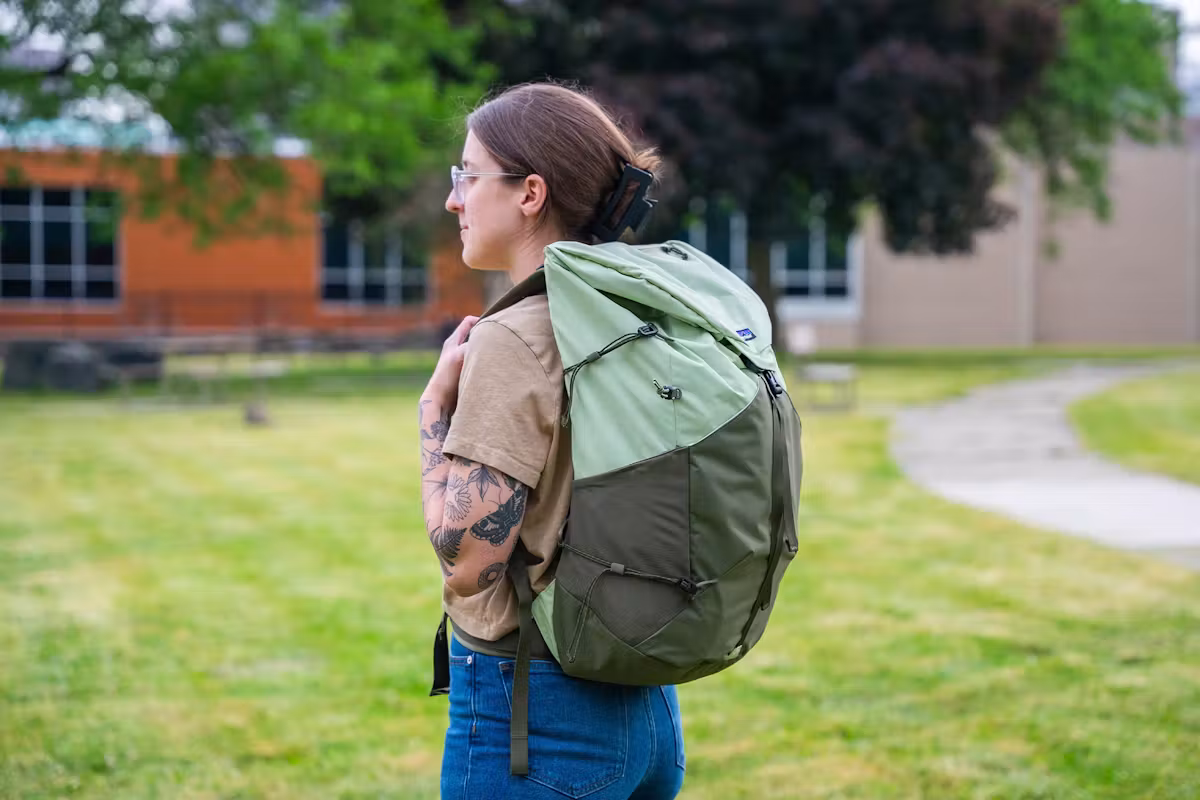 Patagonia Altvia Pack 36L 侧面