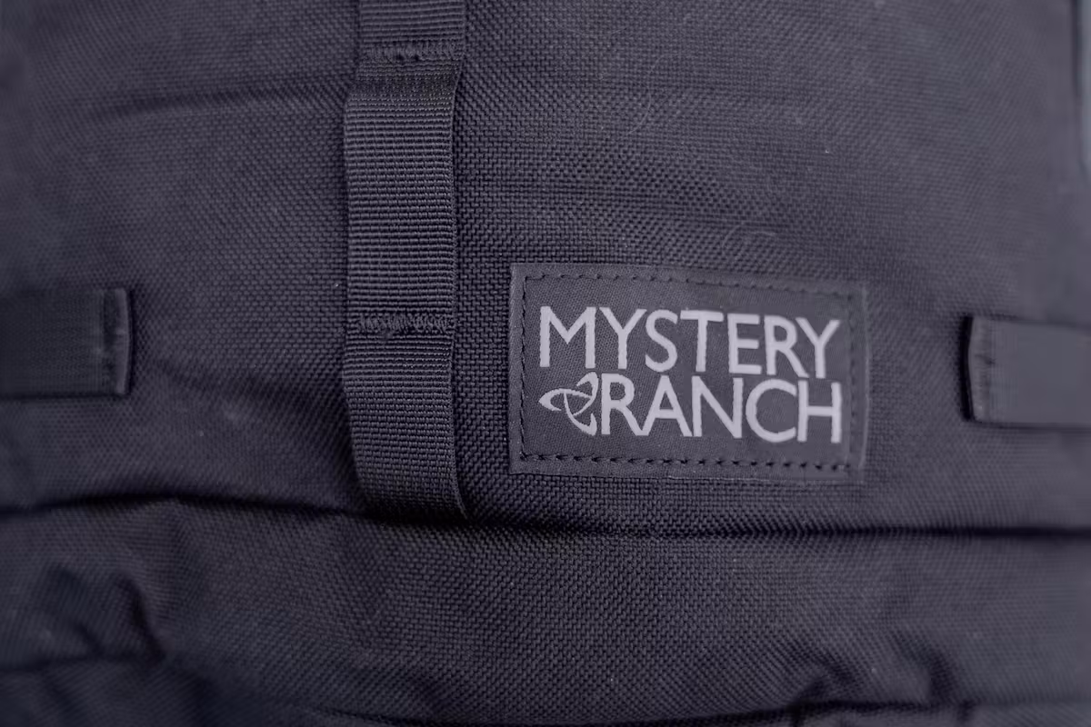 Mystery Ranch Robo Flip Pack 品牌标识 Mystery Ranch Robo Flip Pack 品牌标识