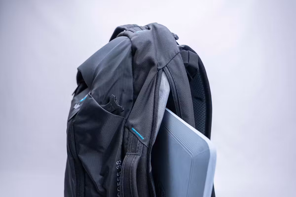 Deuter Aviant Access 38 笔记本电脑隔层 Deuter Aviant Access 38 笔记本电脑隔层
